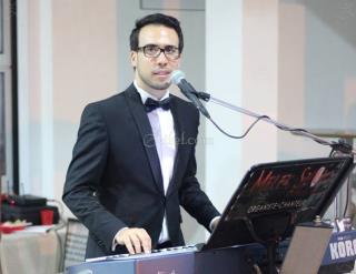 melek show organiste-chanteur  : Groupe de Musique