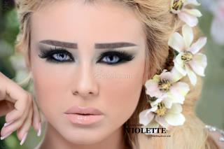 Violette : Coiffure et Maquillage